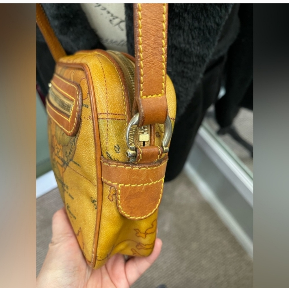 HOST PICK*Alviero Martini   Bag Luxury made in Italy ❤️ HOST PICK 3/15/24 ❤️ - Picture 10 of 12